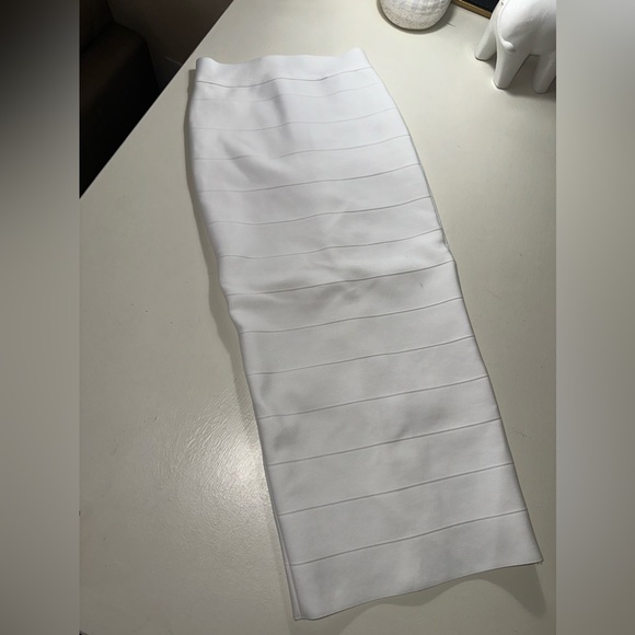 White skirt set🤍 Never been worn. - Picture 5 of 5